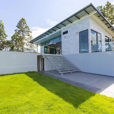 Stunning 3-Bed Villa In Chiang Mai Exterior photo